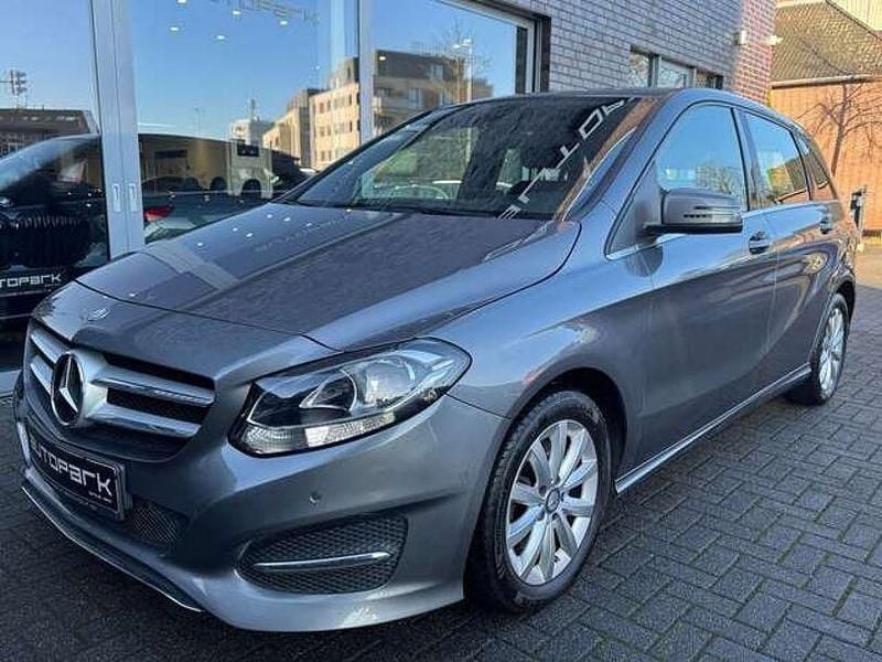 Gebraucht Mercedes B180 Style 122 PS (89 kW) 2016 Grau Van / Kleinbus