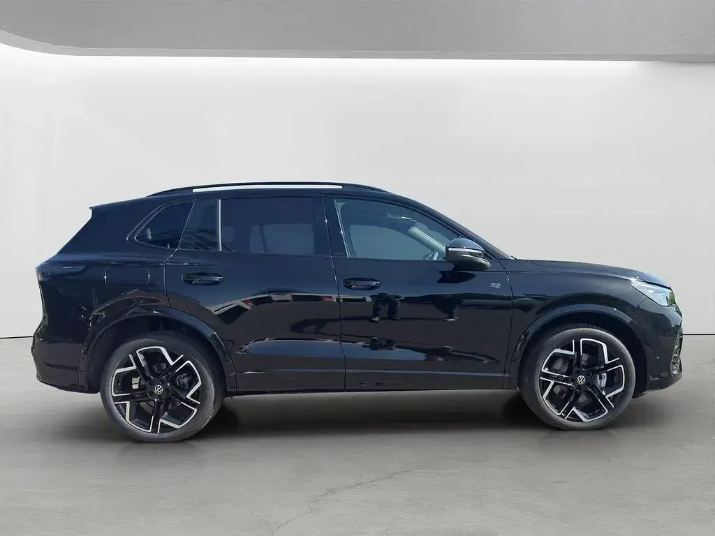 Neu VW Tiguan R-line 204 PS (150 kW) 2025 Schwarz SUV