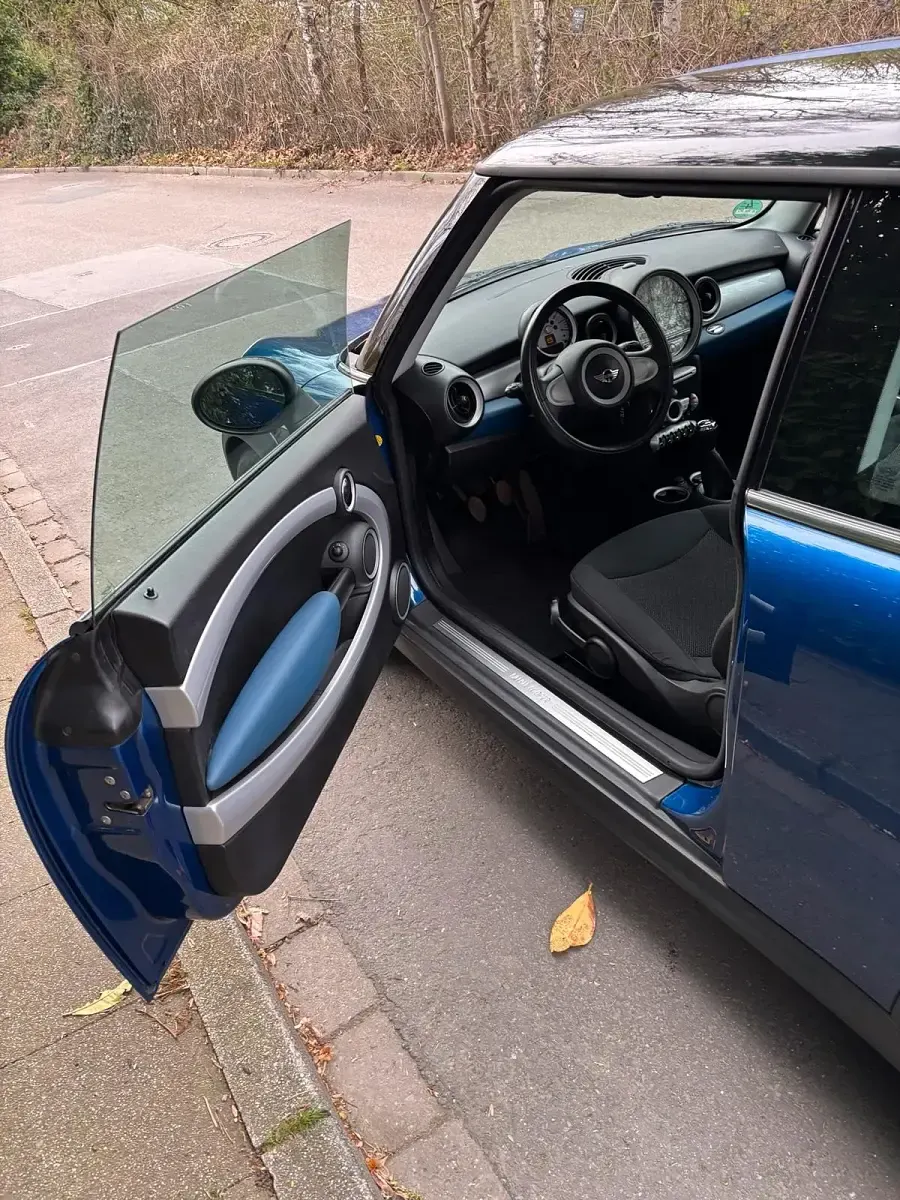 Używany Mini Cooper 120 KM (88 kW) 2007 Niebieski Hatchback