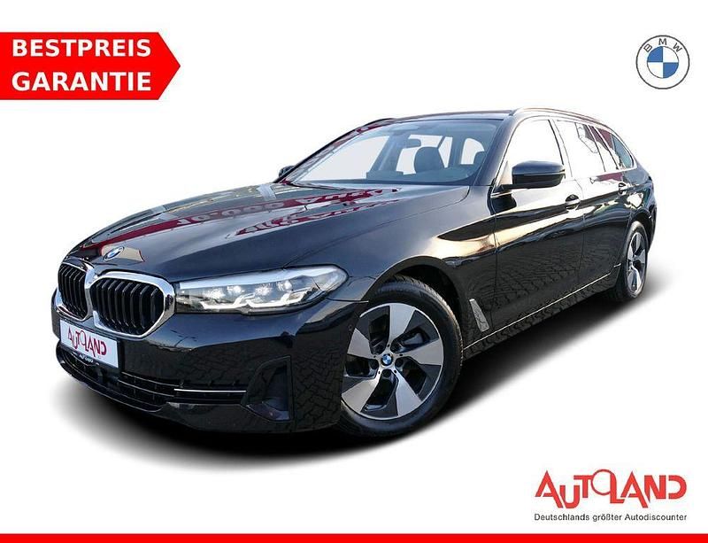 Schwarz Gebraucht 2022 BMW 520 Sport Line Kombi | 34.950 € (Fairer Preis) - Bild 1/4
