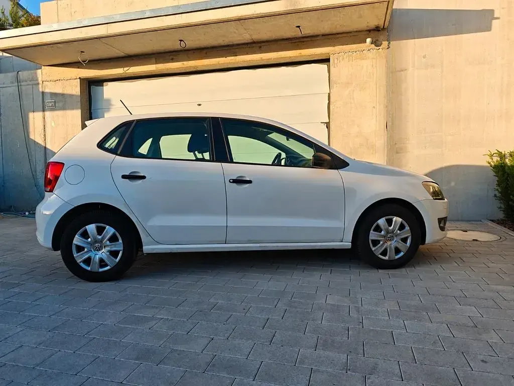 Gebraucht VW Polo Trendline 69 PS (50 kW) 2010 Weiß Kleinwagen