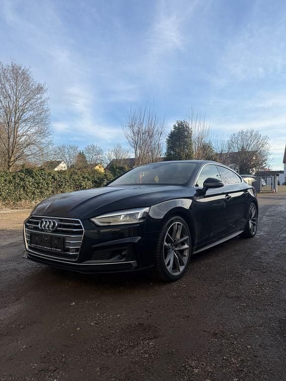 Schwarz Gebraucht 2017 Audi A5 Sportback Sport Kleinwagen | 26.500 € (Teuer) - Bild 1/4