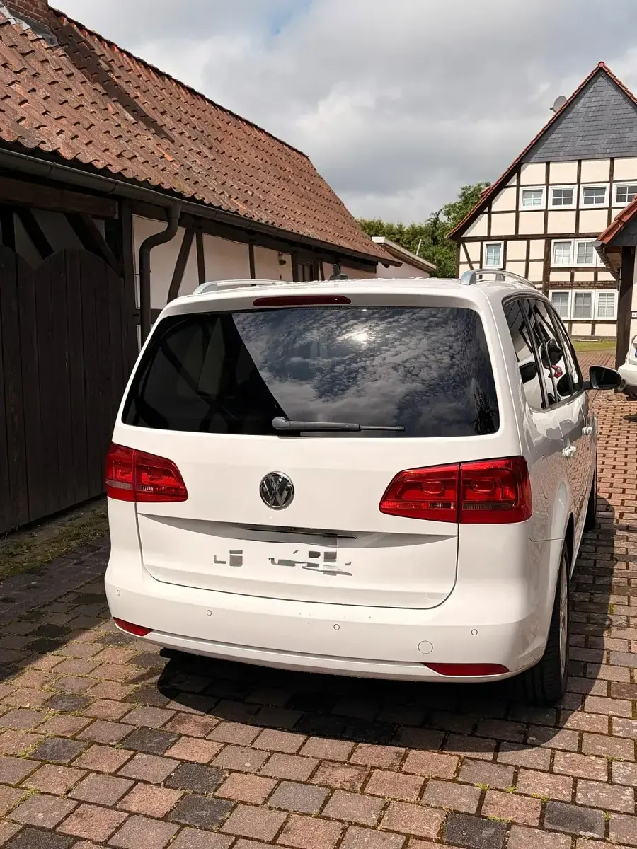 Gebraucht VW Touran 140 PS (102 kW) 2013 Weiß Van / Kleinbus