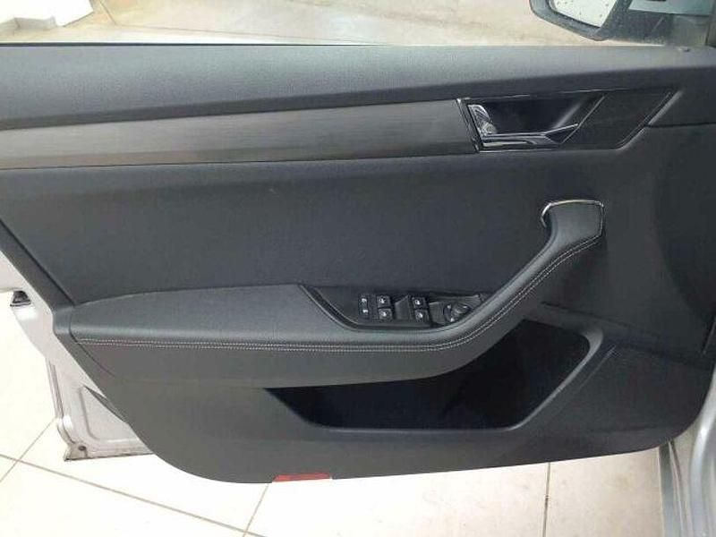 Gebraucht Skoda Superb Style 150 PS (110 kW) 2022 Brillantsilber metallic Kombi