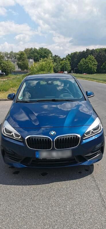 Blau Gebraucht 2018 BMW 220 Limousine | 17.900 € (Fairer Preis) - Bild 1/4