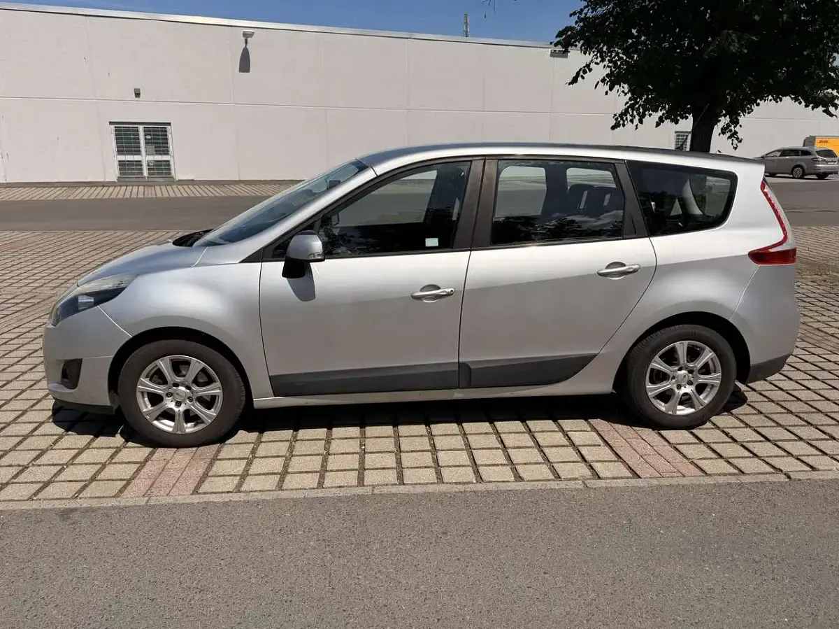 Gebraucht Renault Grand Scénic III Avantage 113 PS (83 kW) 2009 Van / Kleinbus