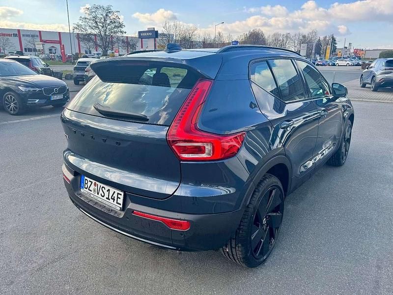 Second-hand Volvo EX40 Plus 185 kW (252 CP) 2025 Albastru SUV