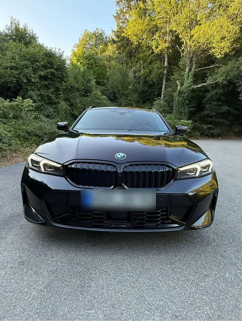 Gebraucht BMW 330 M Sport 245 PS (180 kW) 2023 Schwarz Kombi