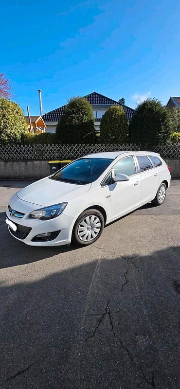 Gebraucht Opel Astra 116 PS (85 kW) 2015 Weiß Kombi