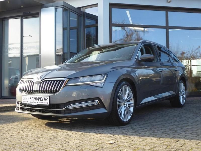 Gebraucht Skoda Superb Style 200 PS (147 kW) 2022 Graphitegrau metallic Kombi