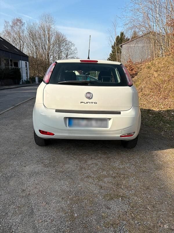 Gebraucht Fiat Punto 75 PS (55 kW) 2013 Weiß Kleinwagen