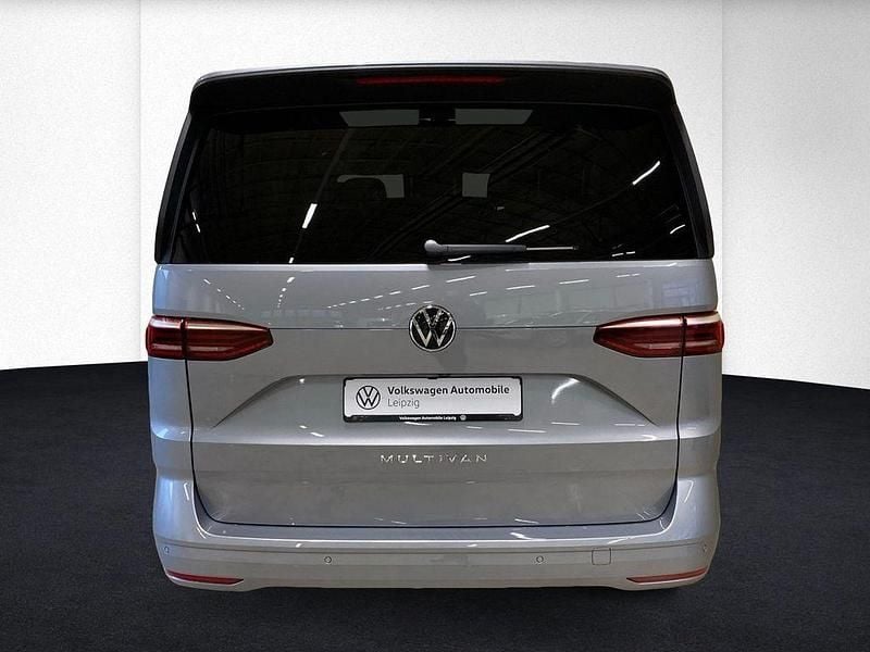 Nouă VW Multivan 204 CP (150 kW) 2026 Argintiu Monovolum