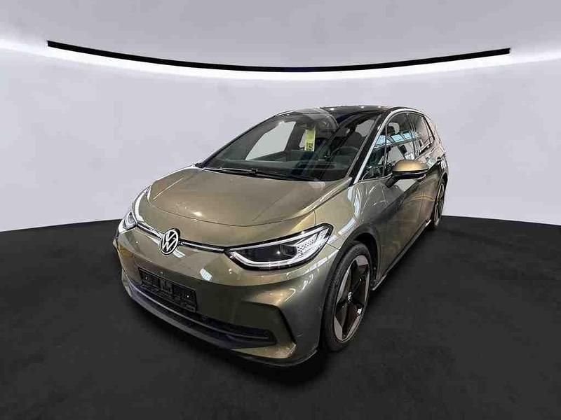 Gebraucht VW ID.3 Pro 150 kW (204 PS) 2023 Dark olivine green metallic sc Kleinwagen