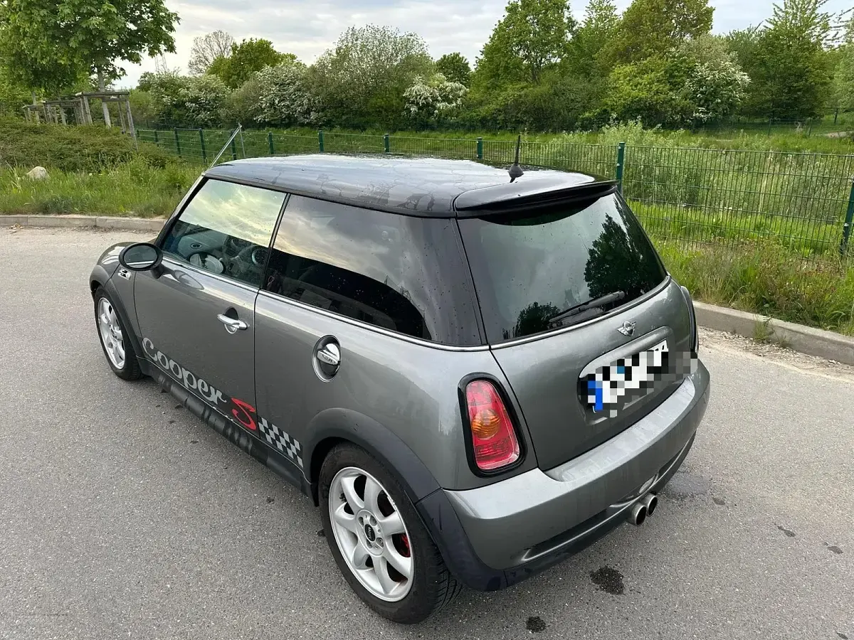 Używany Mini Cooper S 163 KM (119 kW) 2003 Szary Hatchback