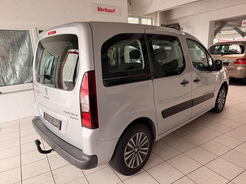 Gebraucht Peugeot Partner Tepee Active 114 PS (83 kW) 2013 Grau Van / Kleinbus