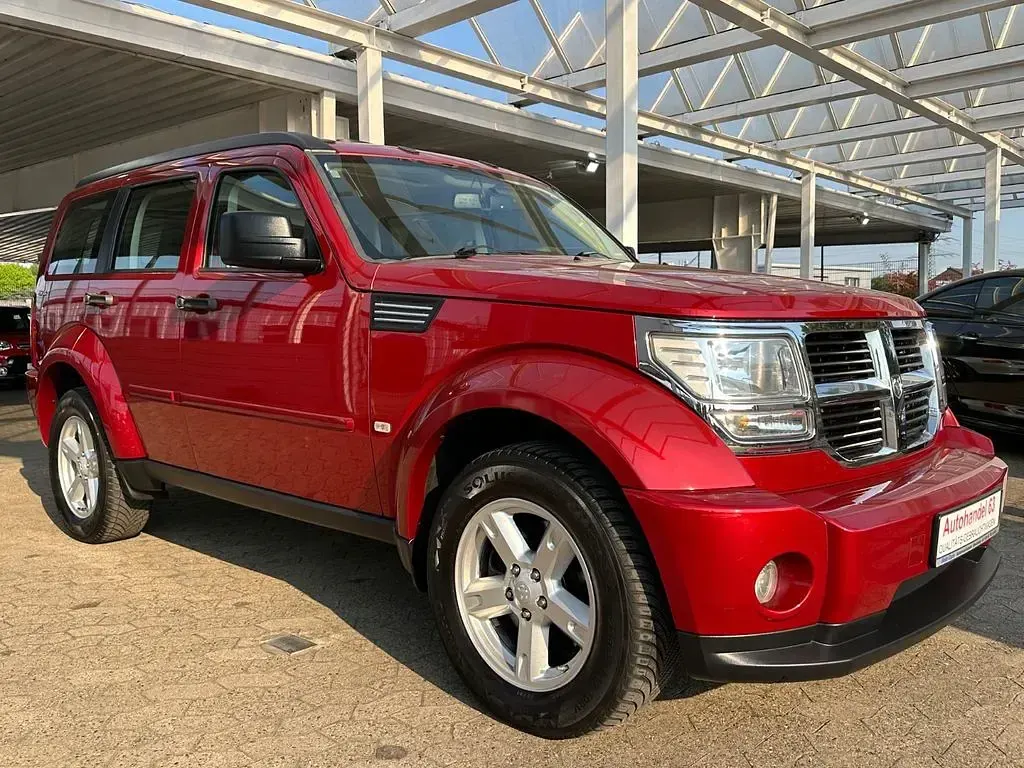 Używany Dodge Nitro SXT 177 KM (130 kW) 2010 Czerwony SUV