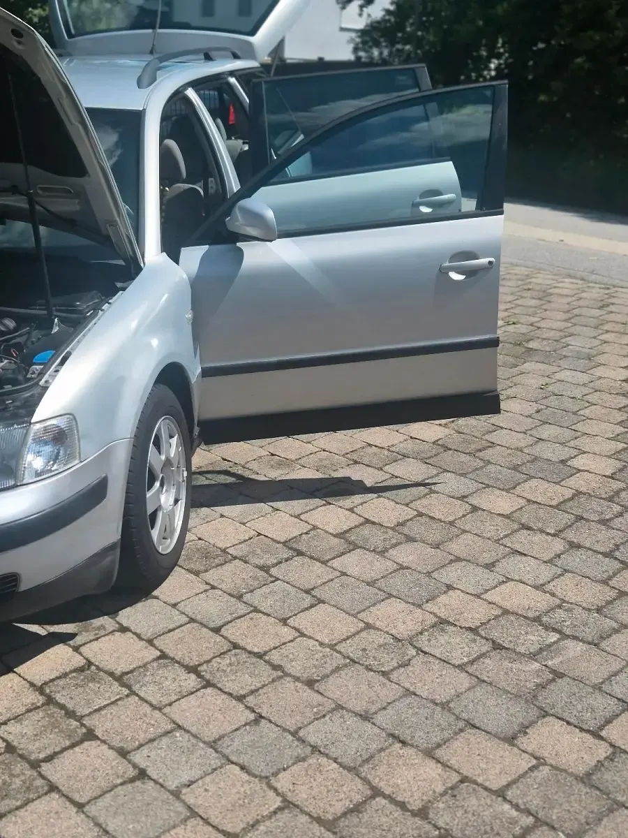 Gebraucht VW Passat 131 PS (96 kW) 2000 Silber Kombi