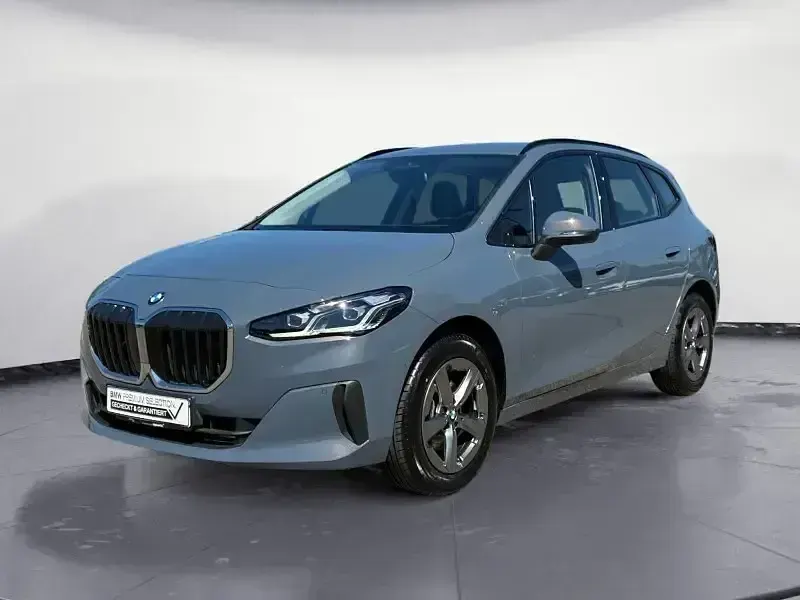 Gebraucht BMW 220 Active Tourer Shadowline 170 PS (125 kW) 2025 Van / Kleinbus