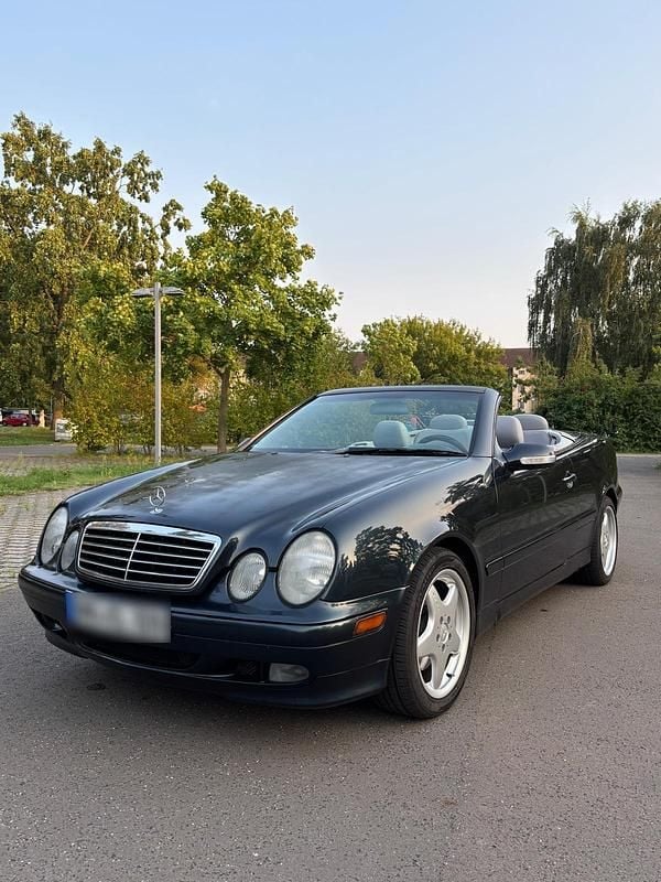 Gebraucht Mercedes CLK320 218 PS (160 kW) 2002 Cabrio