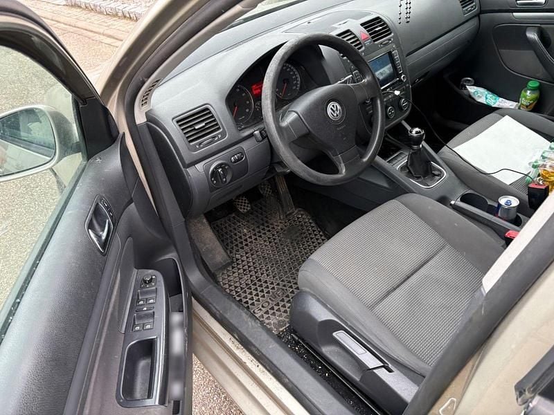 Gebraucht VW Golf V Trendline 80 PS (58 kW) 2009 Gold Kombi