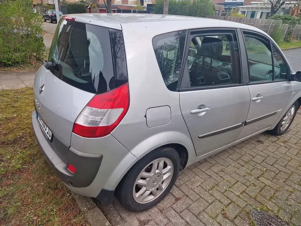 Gebraucht Renault Scénic II 135 PS (99 kW) 2005 Silber Van / Kleinbus