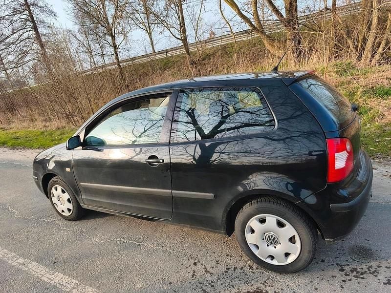 Gebraucht VW Polo 64 PS (47 kW) 2002 Schwarz Kleinwagen