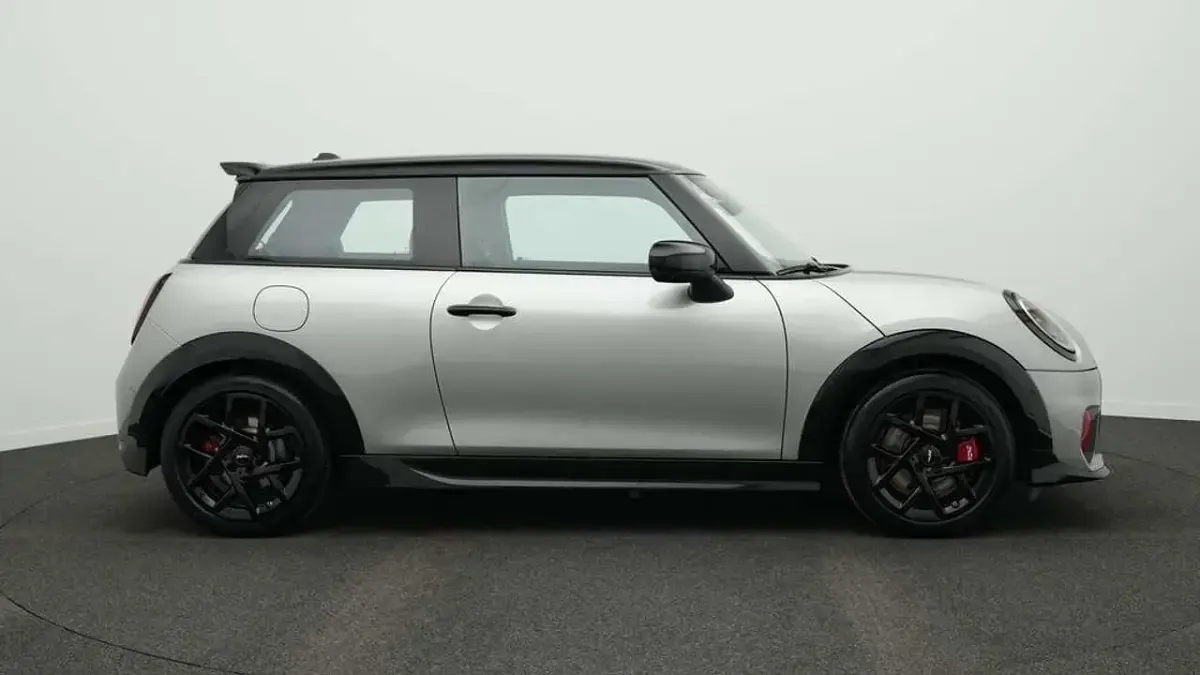 Gebraucht Mini John Cooper Works 231 PS (169 kW) 2025 Grau Kleinwagen