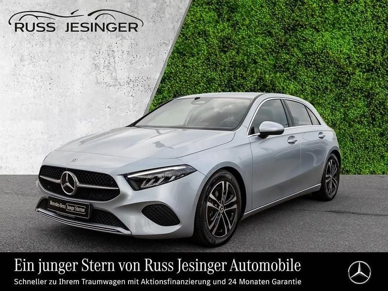 Metalliclack hightechsilber Gebraucht 2024 Mercedes A200 Progressive Limousine | 31.880 € (Fairer Preis) - Bild 1/3