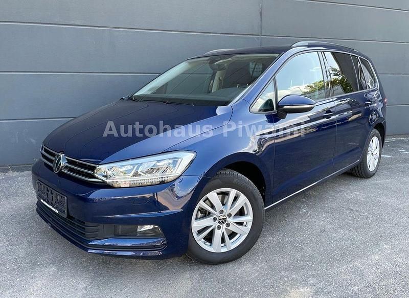 Atlantic blue Gebraucht 2023 VW Touran Comfortline Van / Kleinbus | 31.490 € (Fairer Preis) - Bild 1/4