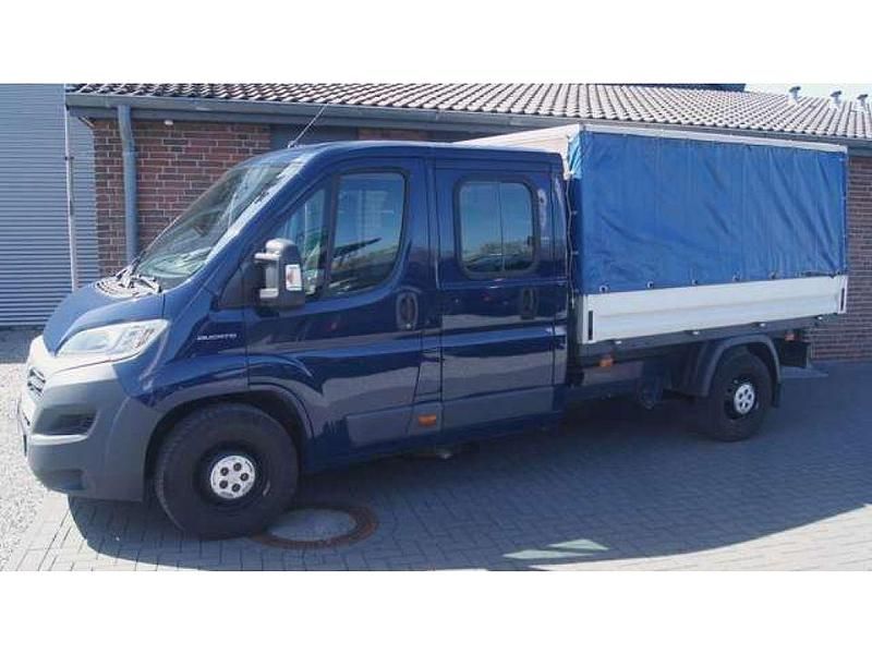 Gebraucht Fiat Ducato 131 PS (96 kW) 2016 Blu imperiale/mantegna/rifless Van