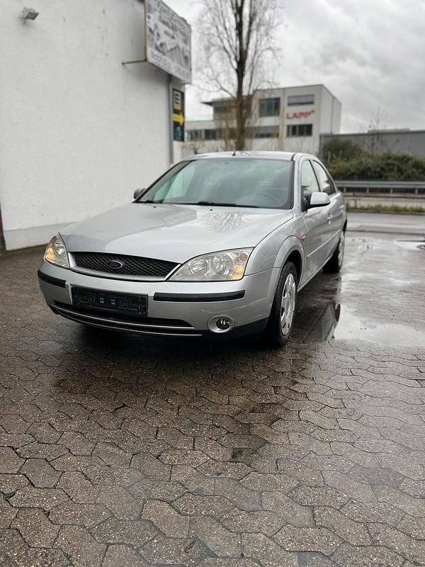 Gebraucht Ford Mondeo 120 PS (88 kW) 2002 Silber Kleinwagen