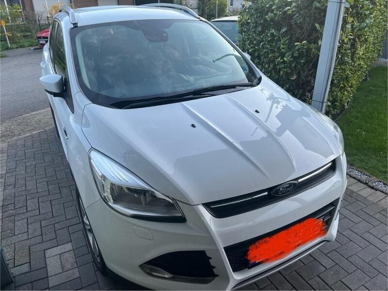 Weiß Gebraucht 2016 Ford Kuga SUV | 11.500 € (Guter Preis) - Bild 1/4