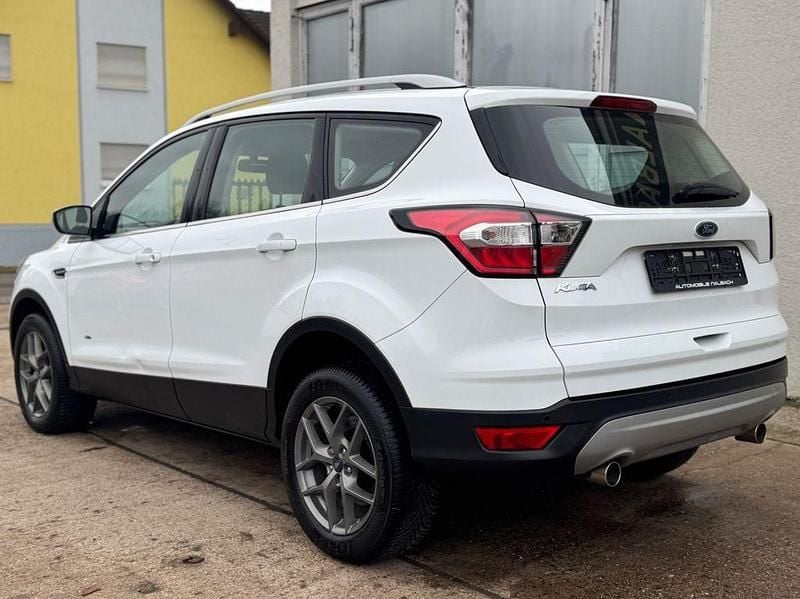 Gebraucht Ford Kuga Cool & Connect 150 PS (110 kW) 2017 Weiß SUV