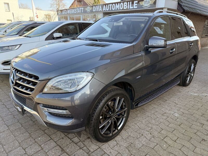 Grau Gebraucht 2012 Mercedes ML250 SUV | 17.999 € (Fairer Preis) - Bild 1/4