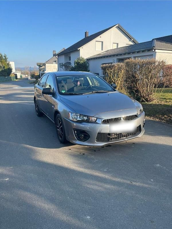 Gebraucht Mitsubishi Lancer 117 PS (86 kW) 2017 Grau Limousine