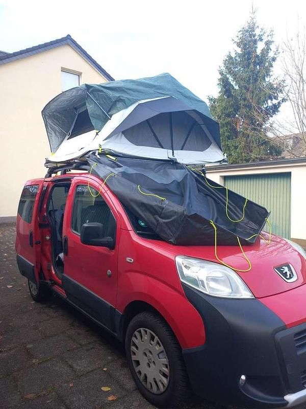 Gebraucht Peugeot TePee 75 PS (55 kW) 2010 Rot Kombi