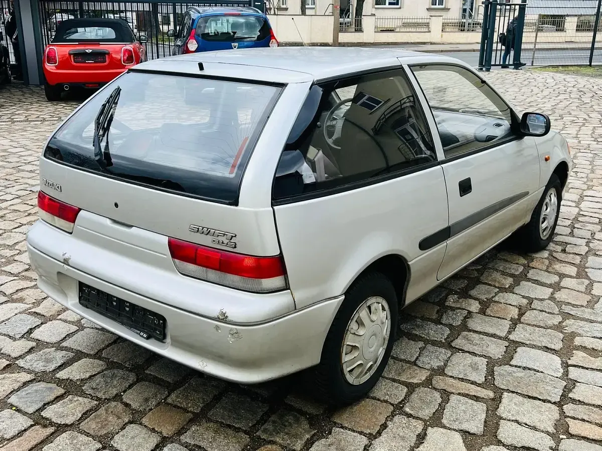 Gebraucht Suzuki Swift GLS 53 PS (38 kW) 2001 Silber Kleinwagen