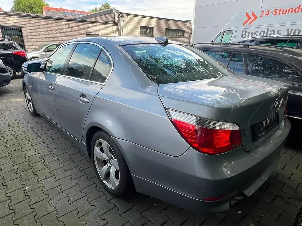 Gebraucht BMW 520 170 PS (125 kW) 2004 Grau Limousine
