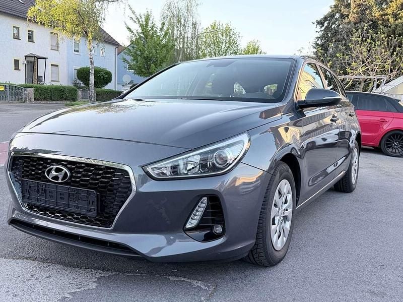 Second-hand Hyundai i30 Select 101 CP (74 kW) 2017 Gri Break