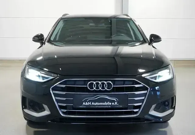 Gebraucht Audi A4 Advanced Plus 163 PS (119 kW) 2022 Mythosschwarz (metallic) Kombi