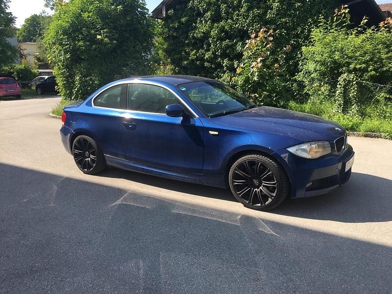 Blau Gebraucht 2009 BMW 123 Coupé M Sport Coupé | 10.200 € - Bild 1/4