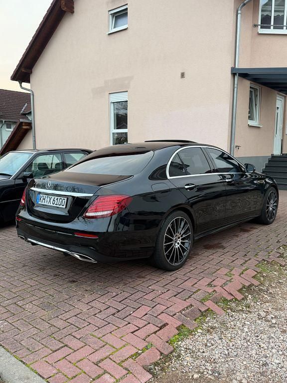 Gebraucht Mercedes E400 Avantgarde 333 PS (244 kW) 2018 Schwarz Limousine