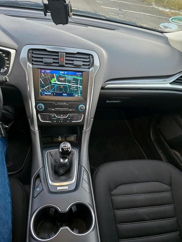 Gebraucht Ford Mondeo 150 PS (110 kW) 2019 Grau Kombi