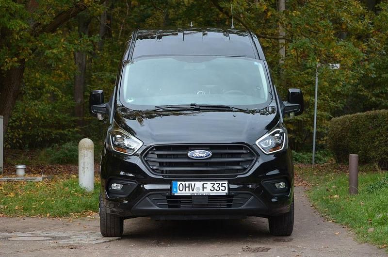 Gebraucht Ford Transit 131 PS (96 kW) 2020 Schwarz Van / Kleinbus