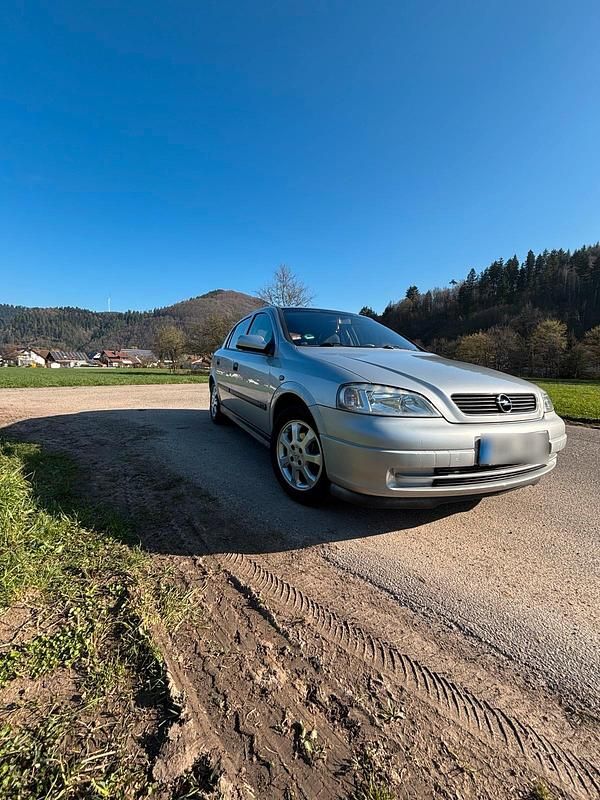 Gebraucht Opel Astra 84 PS (61 kW) 2001 Silber Kleinwagen