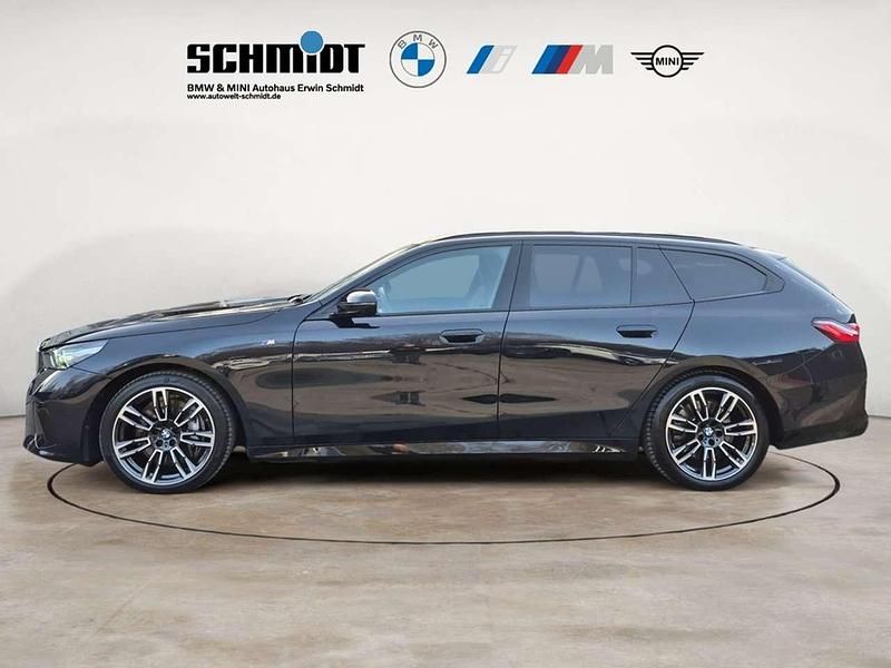 Gebraucht BMW 540 M Sport 303 PS (222 kW) 2025 M carbonschwarz metallic Kombi