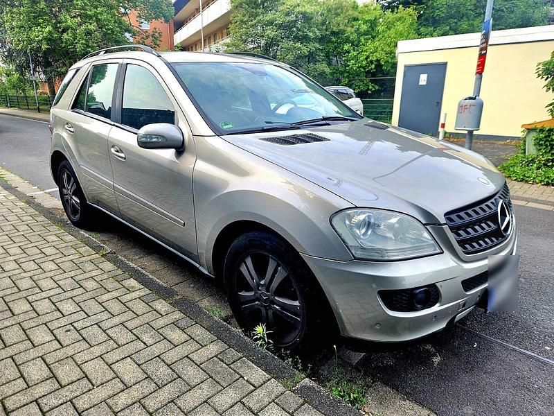Silber Gebraucht 2007 Mercedes ML320 SUV | 5.200 € (Superpreis) - Bild 1/4