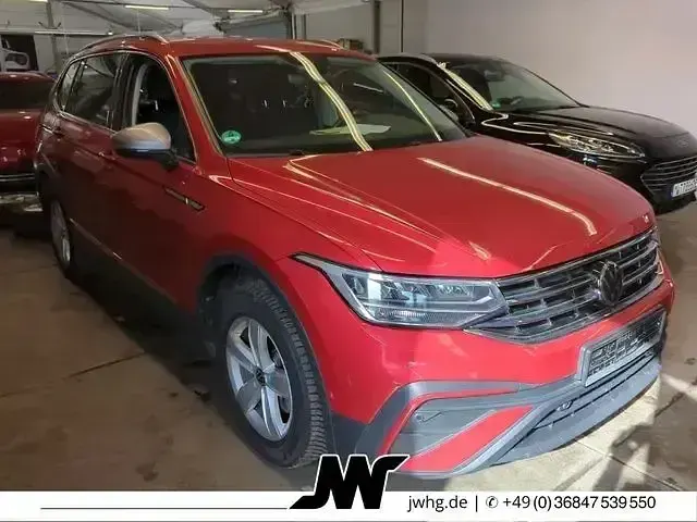 Gebraucht VW Tiguan Allspace Life 150 PS (110 kW) 2022 Rot SUV