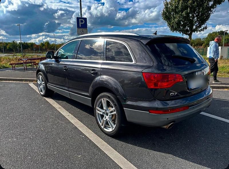 Grau Gebraucht 2006 Audi Q7 SUV | 6.800 € (Superpreis) - Bild 1/4