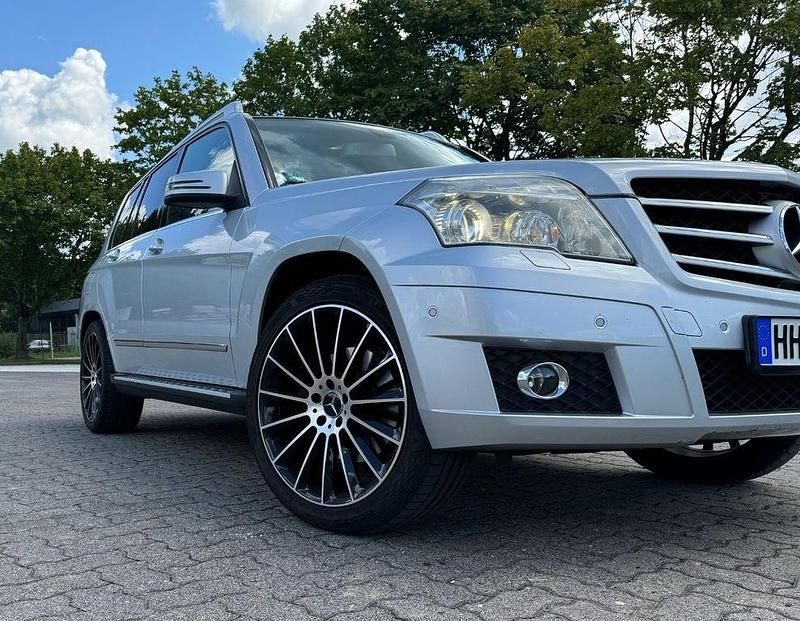 Silber Gebraucht 2008 Mercedes GLK320 SUV | 9.999 € (Teuer) - Bild 1/4